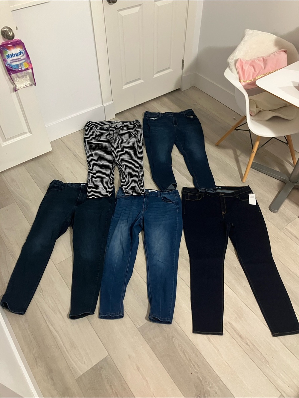 Women’s size 18, 5 x jeans / pants